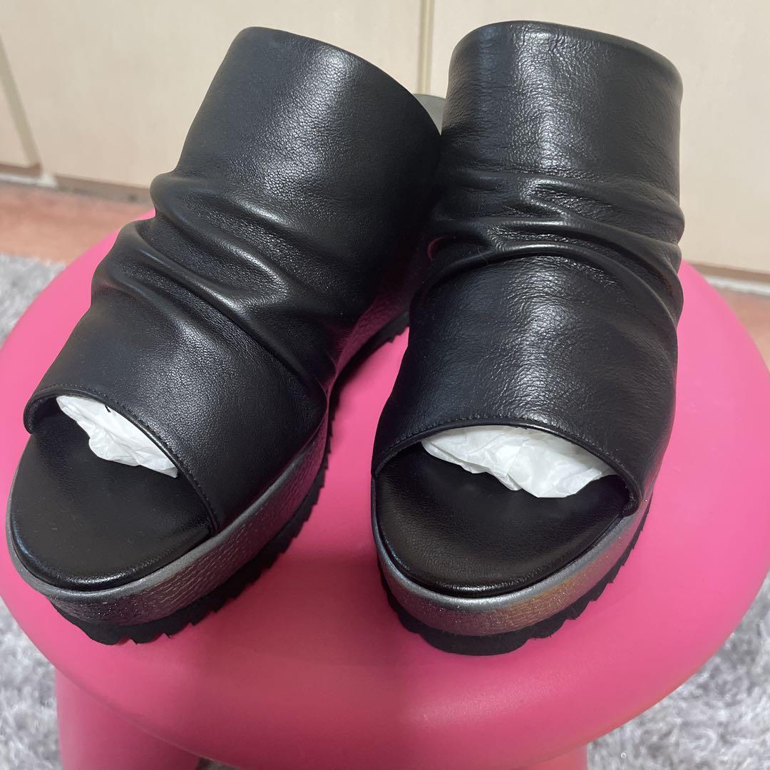 ヒルズアベニュー サンダル22cm