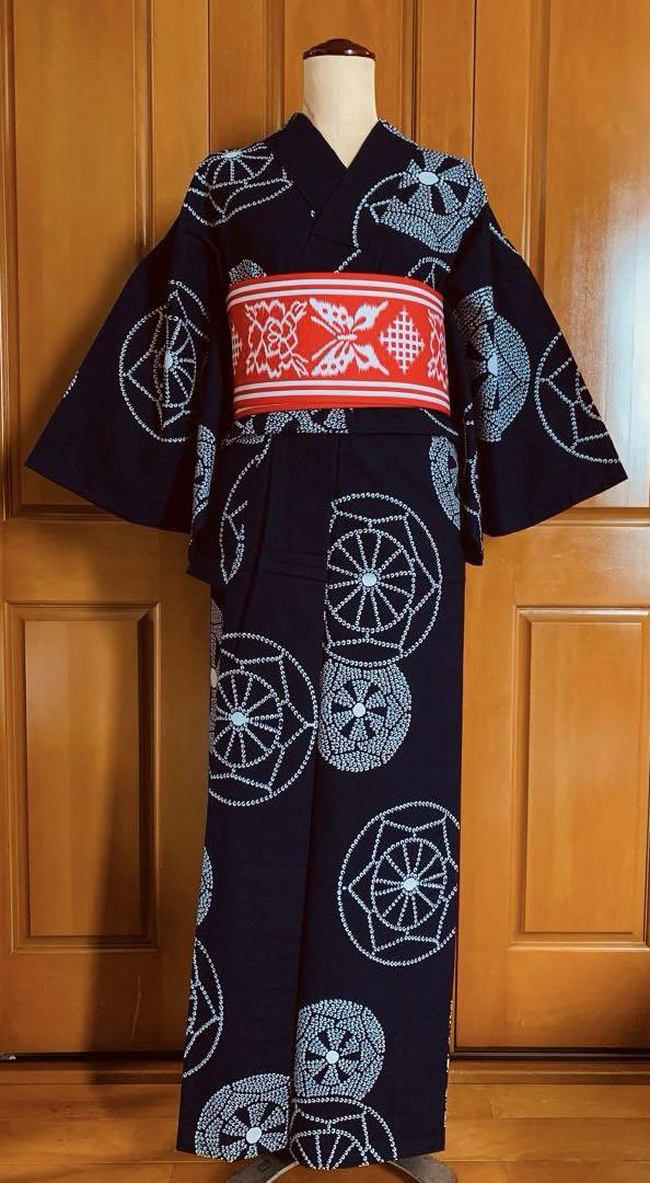 濃紺注染　糸車の柄の浴衣に三勝の半幅帯　小粋な浴衣のコーディネート