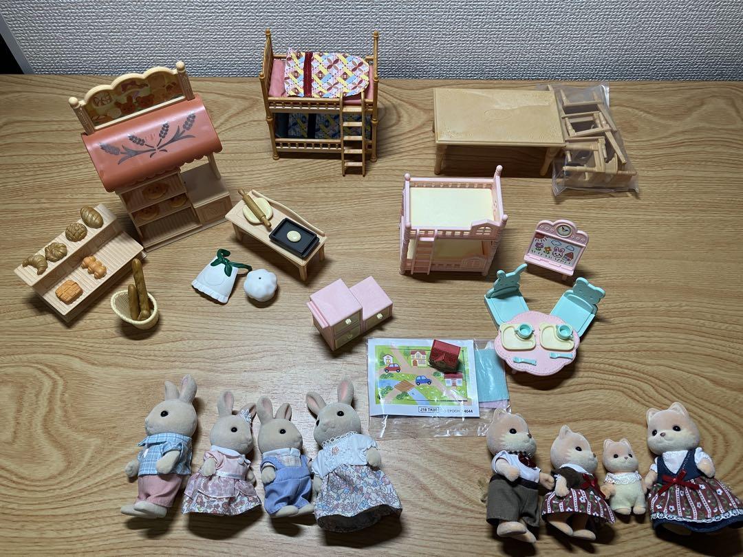 シルバニアファミリー 家具4点と人形2点セット　匿名配送