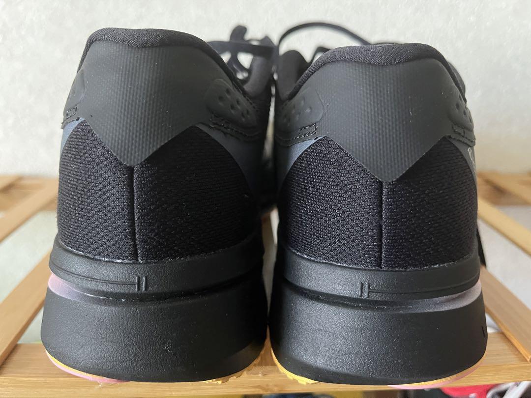 アディダス　adidas ランニングシューズ