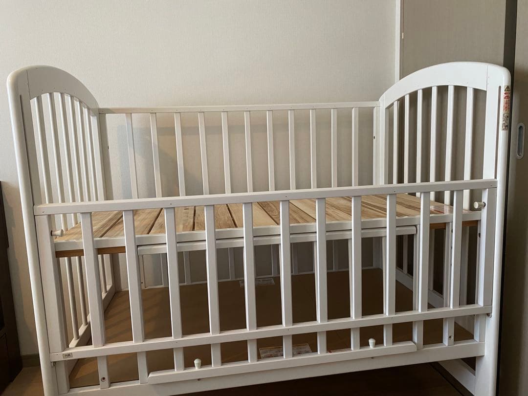 カトージ　ハイポジションアーチベビーベッド(ホワイト)&ベビービョルンバウンサー