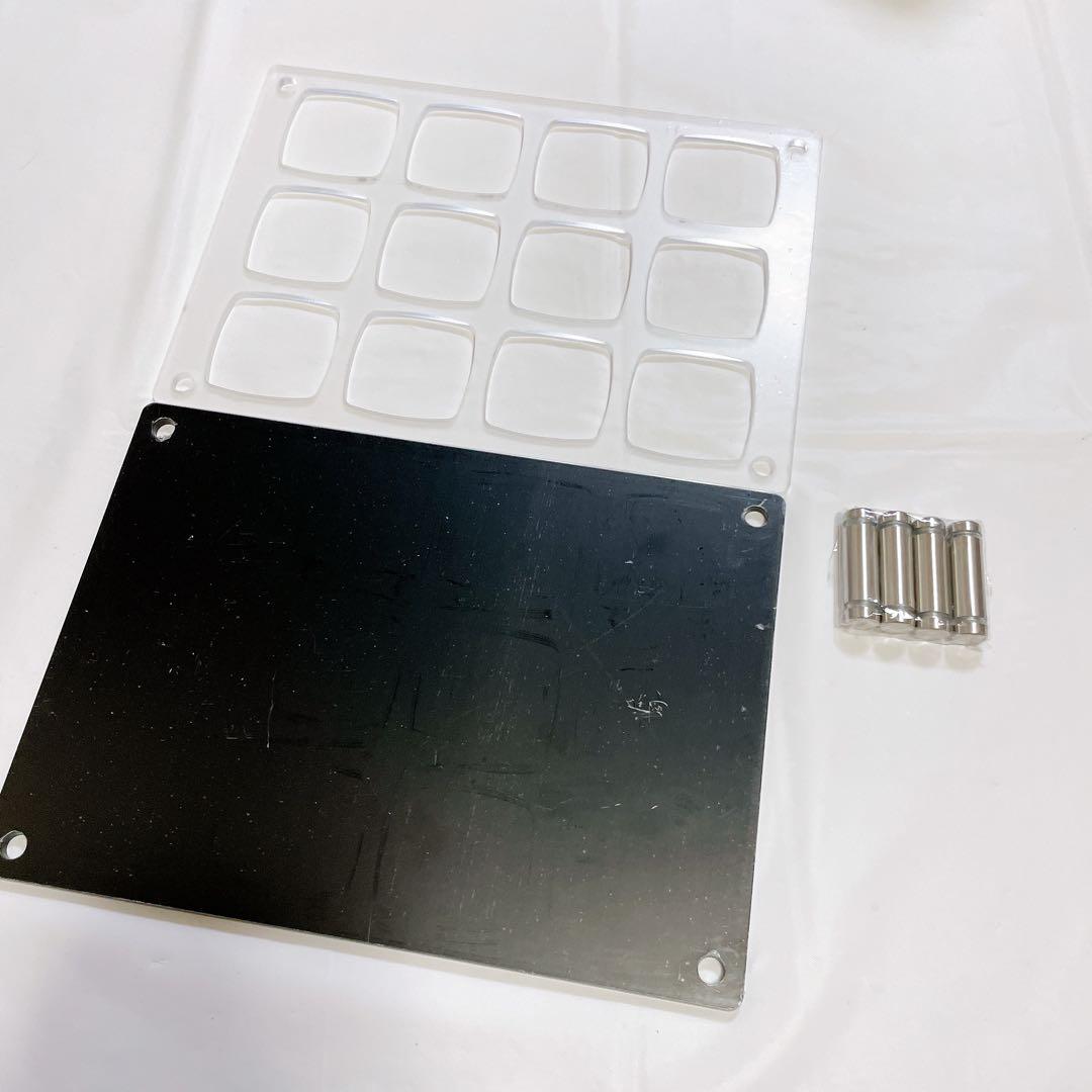 ウイスキーラック ショットグラスラック テキーラグラスラック 12穴 コップ新品、♥