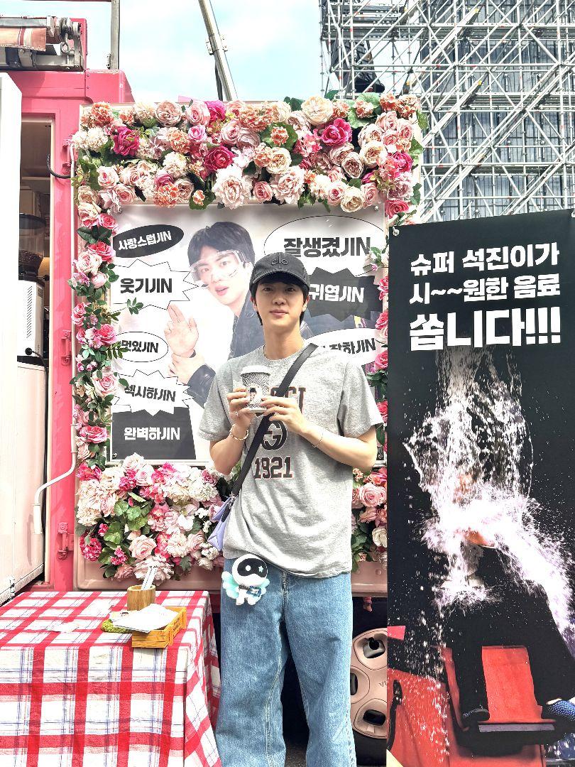 BTS jin Runseokjin ep tour キーリング ウット BTS jin Runseokjin ep tour キーリング ウット - メルカリ