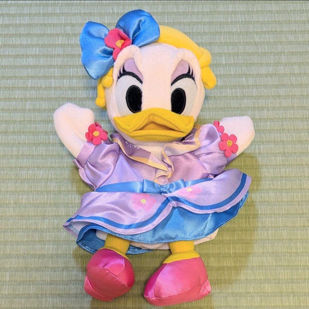 デイジーダック　パペットぬいぐるみ　ディズニー　ファッションディレクター　プラザ