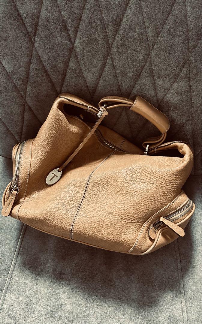 正規品　ワケあり　TOD'S レザー　ロゴチャーム付き　ワンショルダーバック