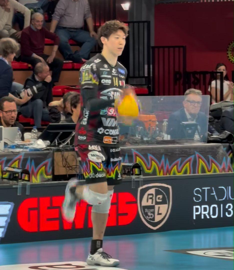 石川祐希選手　ペルージャ　ユニフォーム　バレーボール　ゲームパンツ　パンツ