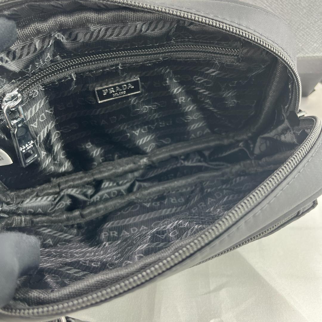 PRADA プラダ