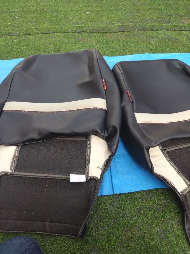 200系ハイエースシートカバーやや傷や汚れあり