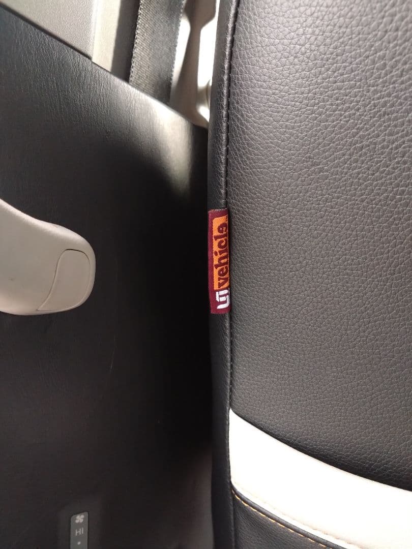 200系ハイエースシートカバーやや傷や汚れあり