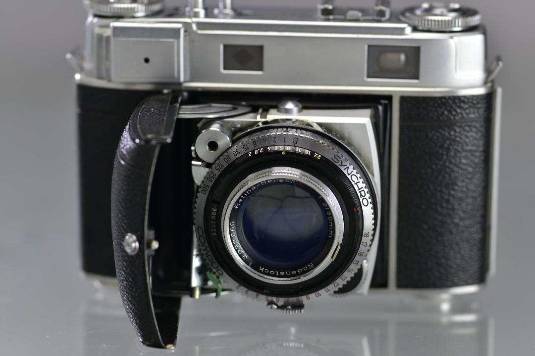 ゼニス新作モデル Kodak Retina IIIc レンジファインダーカメラ シルバー/ブラウン フィルムカメラ
