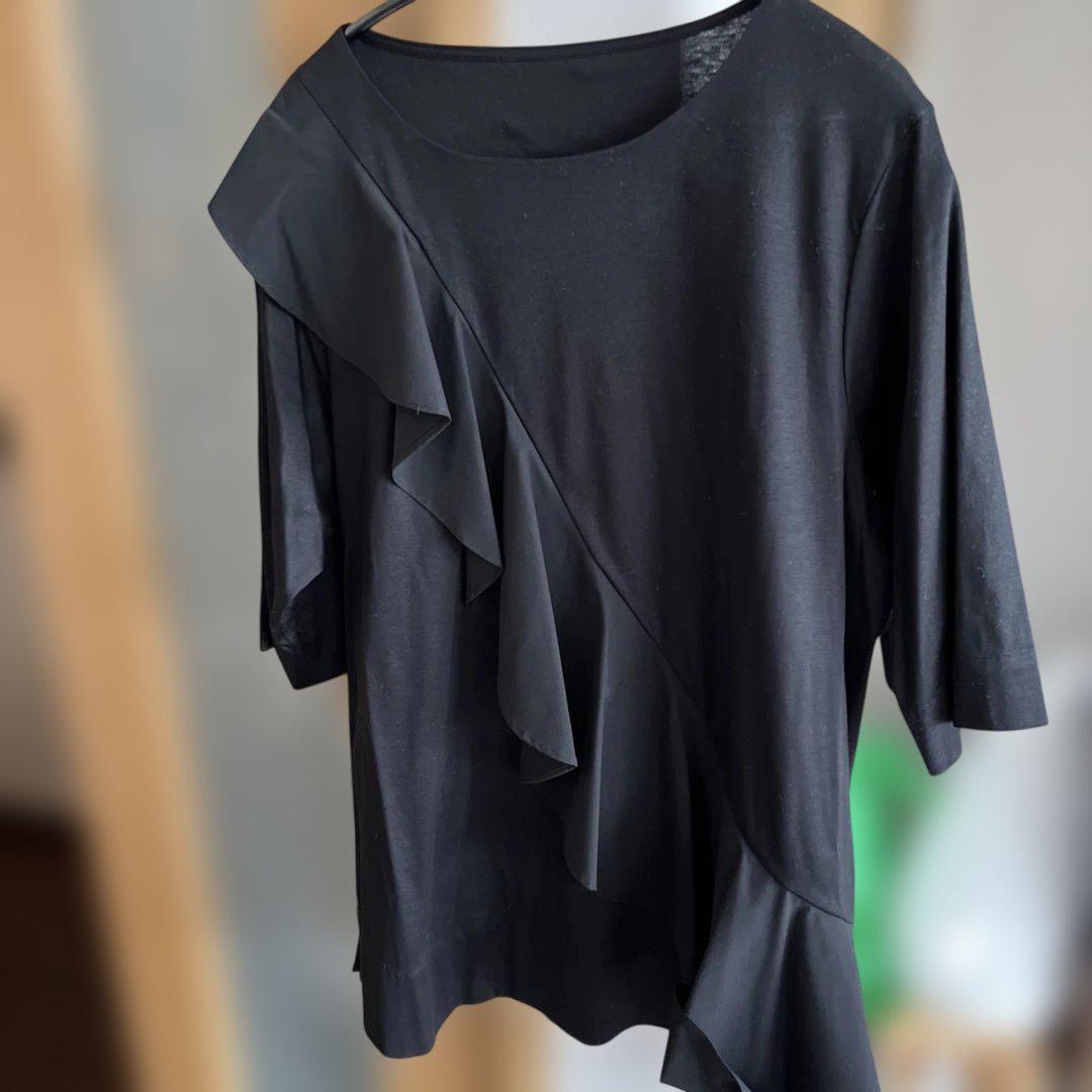 新品　23区　フリル付き　五分袖　黒トップス　44サイズ