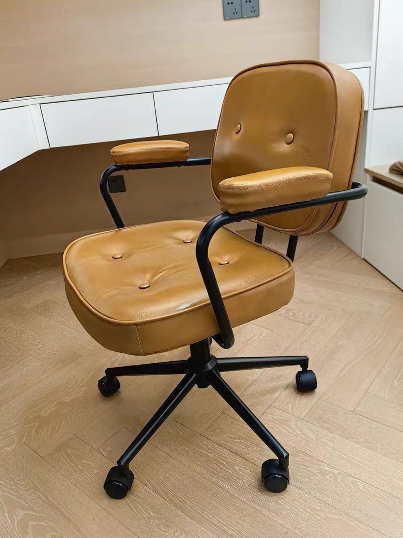 キャメル色オフィスチェア
