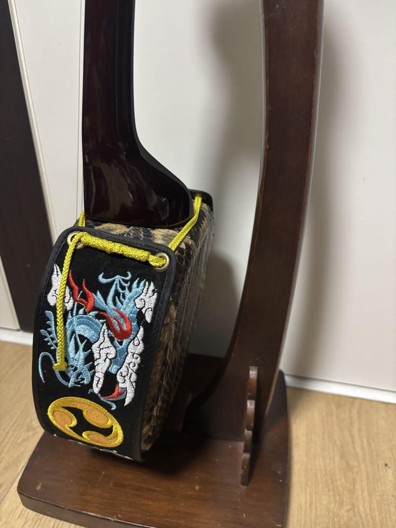 三線本体 黒色 ドラゴン刺繍付き