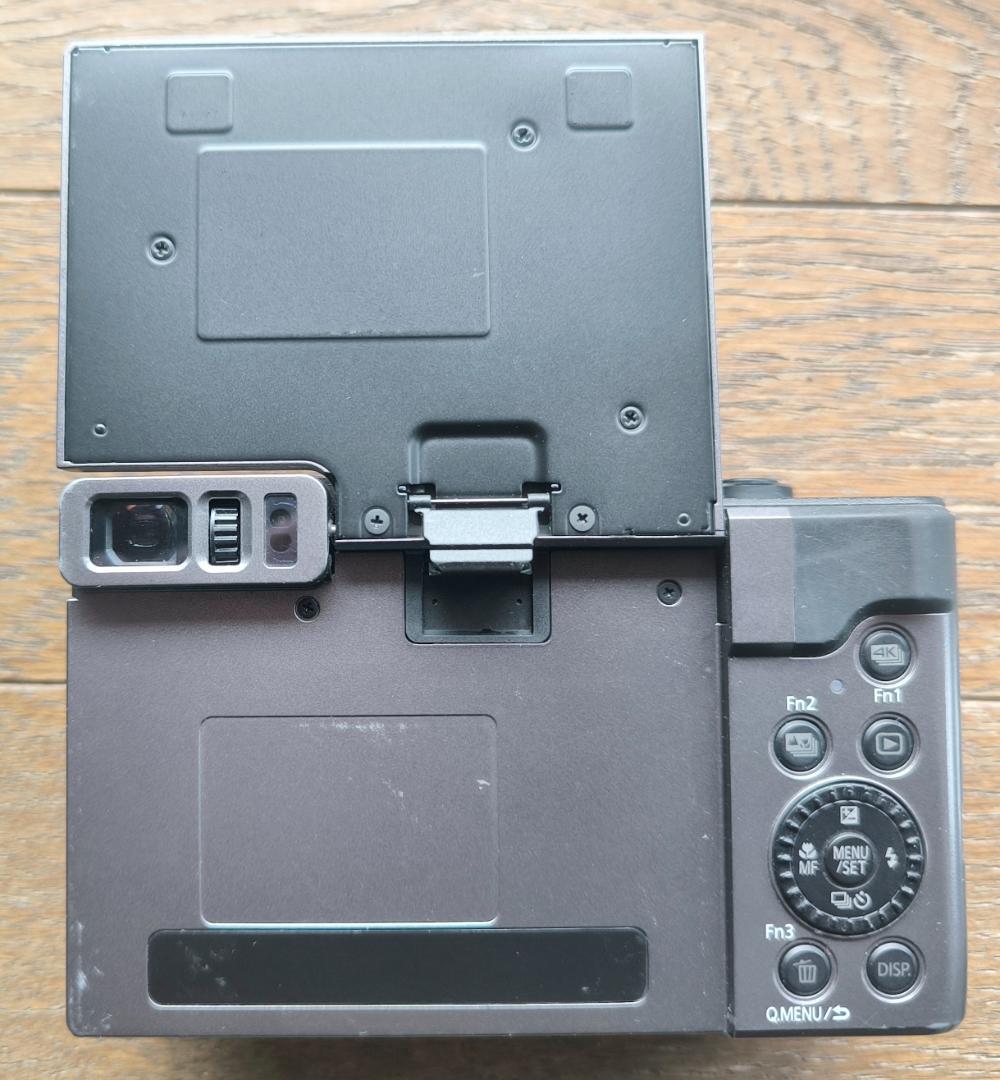 美品☆Panasonic LUMIX DC-TZ90☆4Kカメラ シルバー