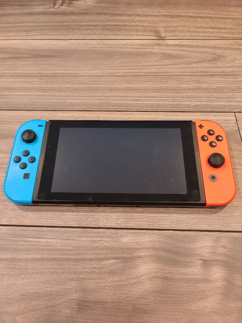 Nintendo Switch 本体 青と赤のJoy-Con