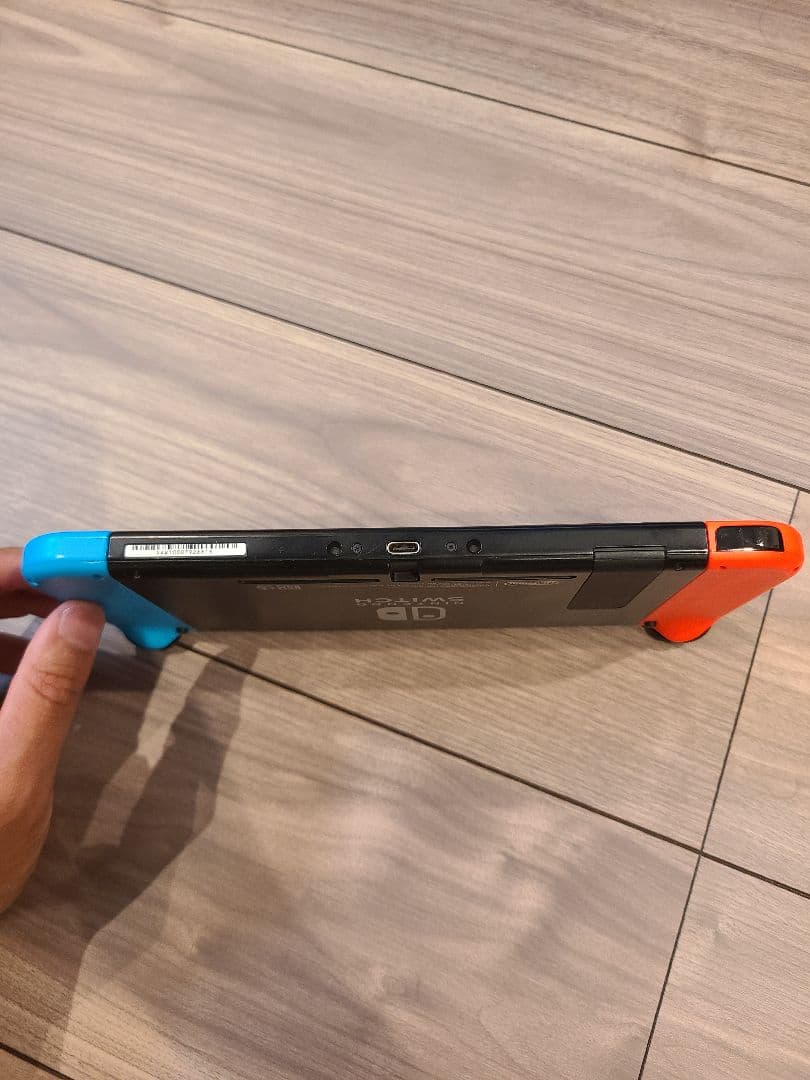 Nintendo Switch 本体 青と赤のJoy-Con