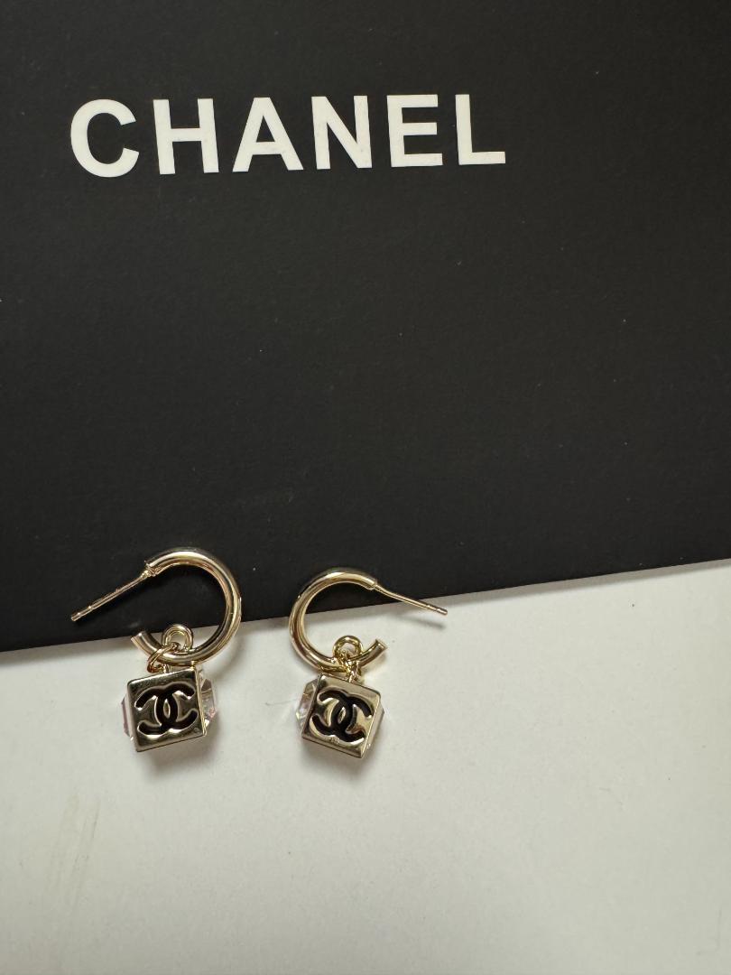 ほぼ新品！CHANEL ロゴ入りフープピアス ブラッグ&ダイヤ ヴィンテージ
