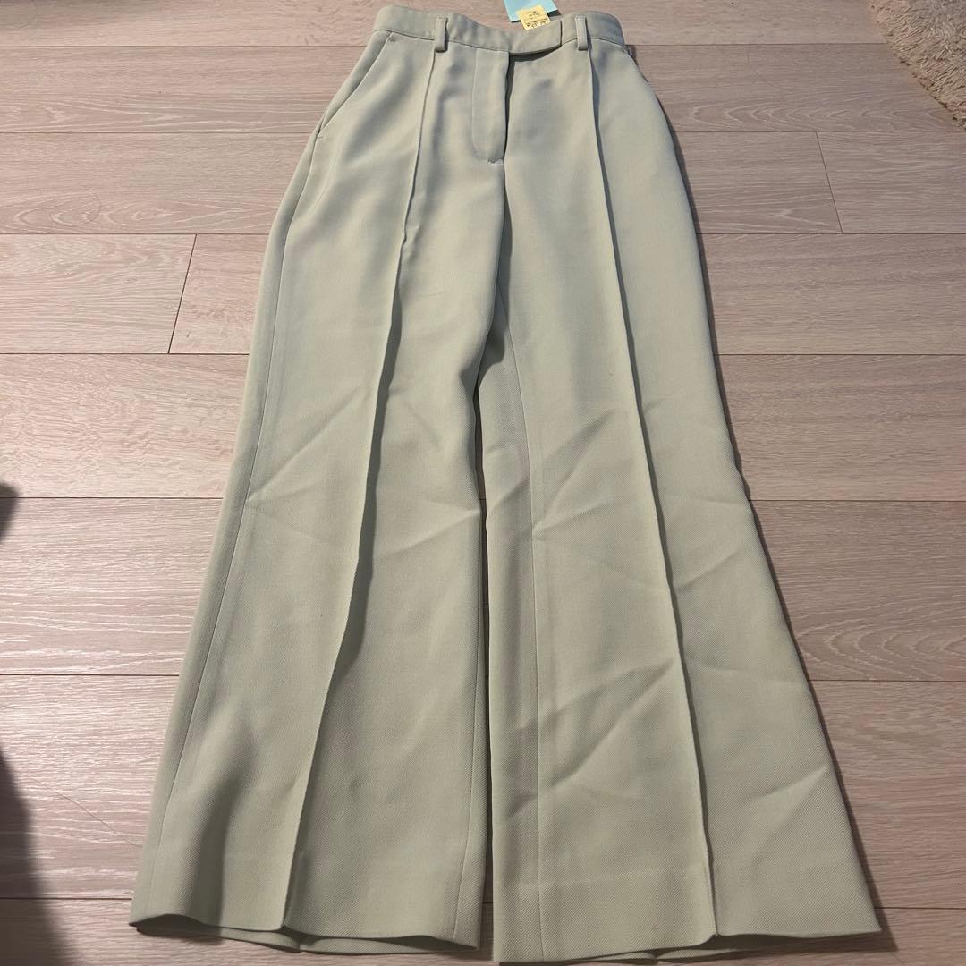 アクネ　acne 薄緑　スラックス　フレア