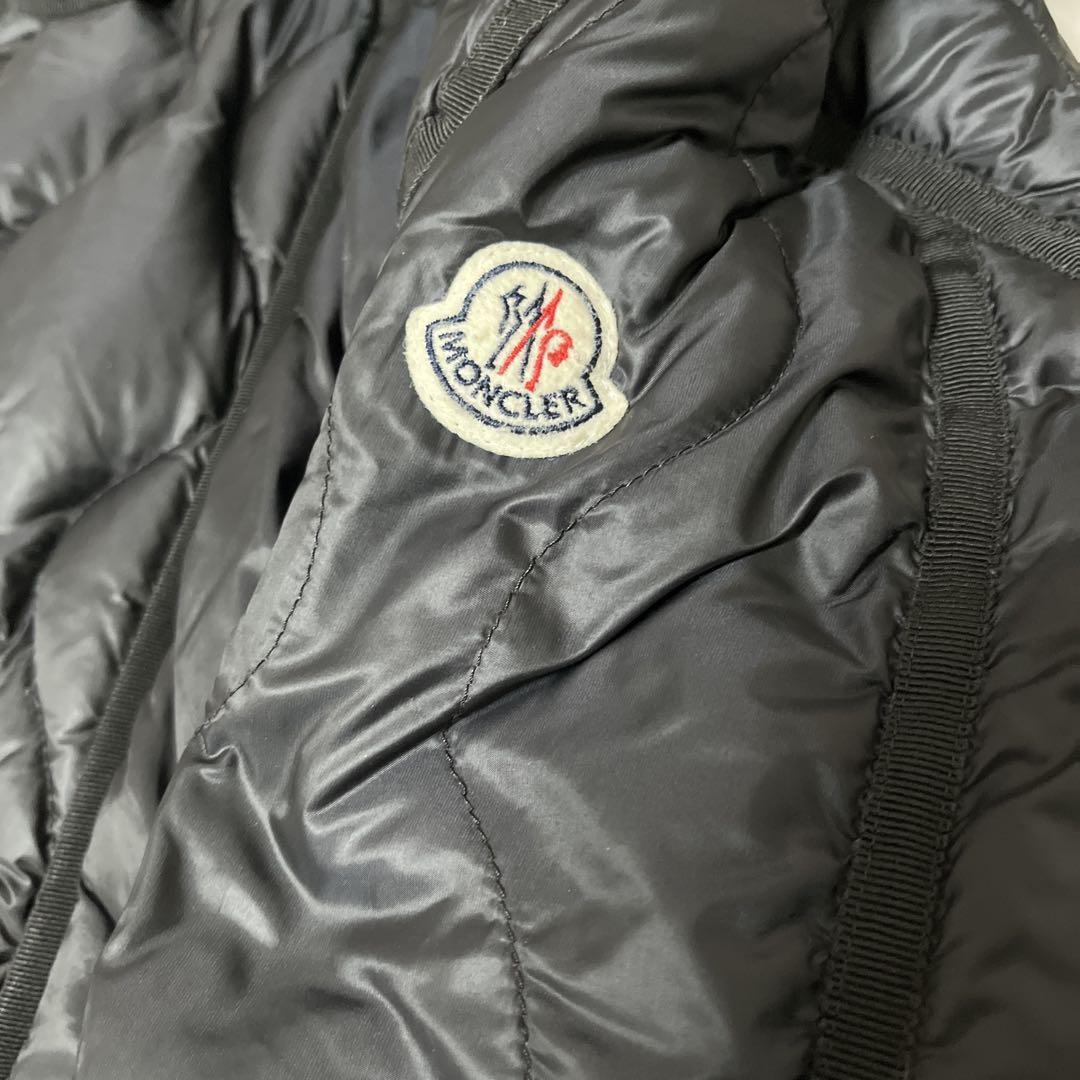 MONCLER ブラック ダウンジャケット