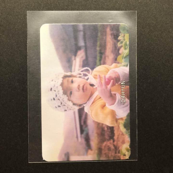 TWICE ダヒョン 幼少期トレカ The Story Begins(¥800) , メルカリ スマホでかんたん フリマアプリ