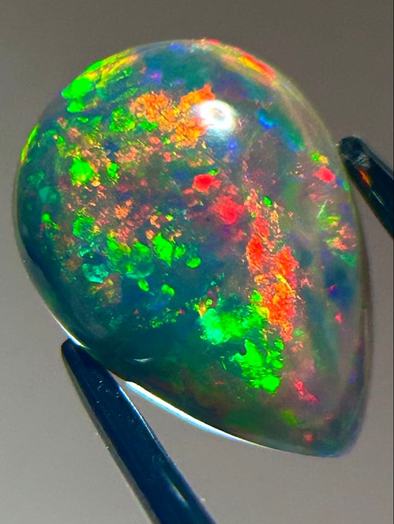 【6.7カラット】ブラックオパール/エチオピア産/20x13mm遊色抜群