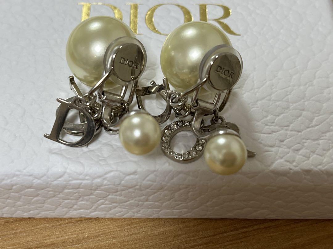 【美品】Dior パール ロゴイヤリング