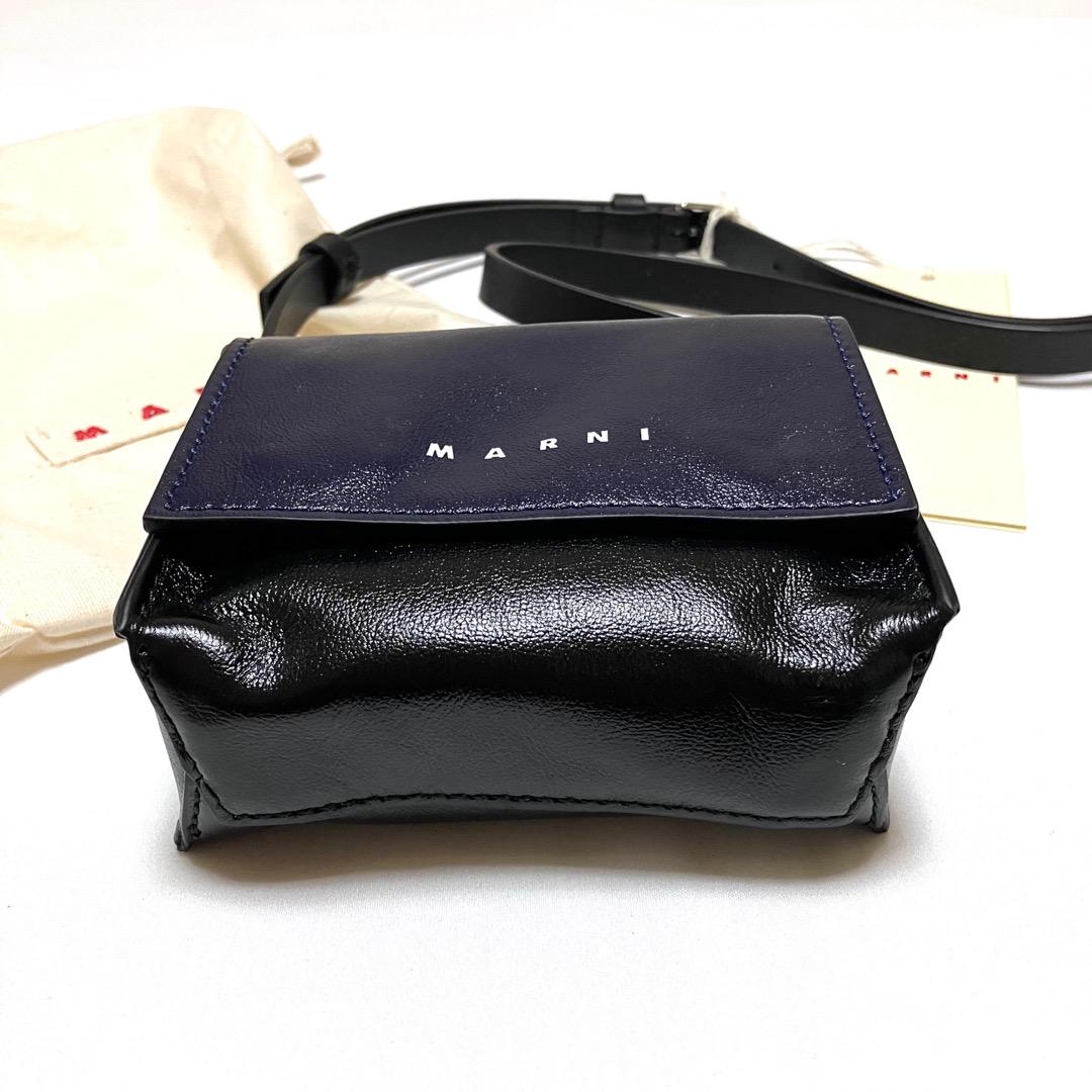 新品 23aw MARNI ショルダーバッグ 黒 紺 レザー 5584