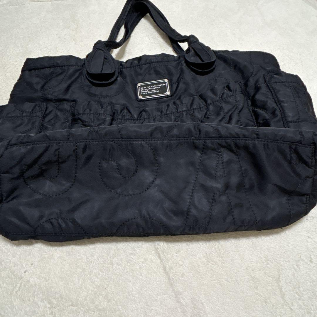 MARC BY MARC JACOBS ブラックトートバッグ ロゴ　キルティング