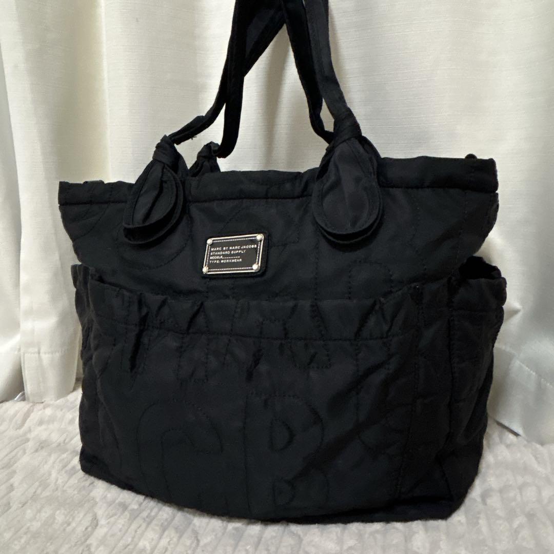 MARC BY MARC JACOBS ブラックトートバッグ ロゴ　キルティング