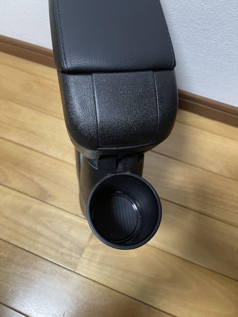 美品　アームレスト　ダイハツ　ハイゼットカーゴ専用