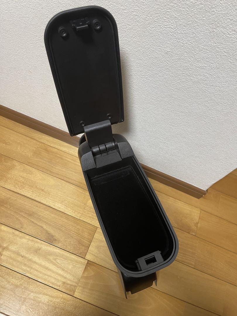 美品　アームレスト　ダイハツ　ハイゼットカーゴ専用