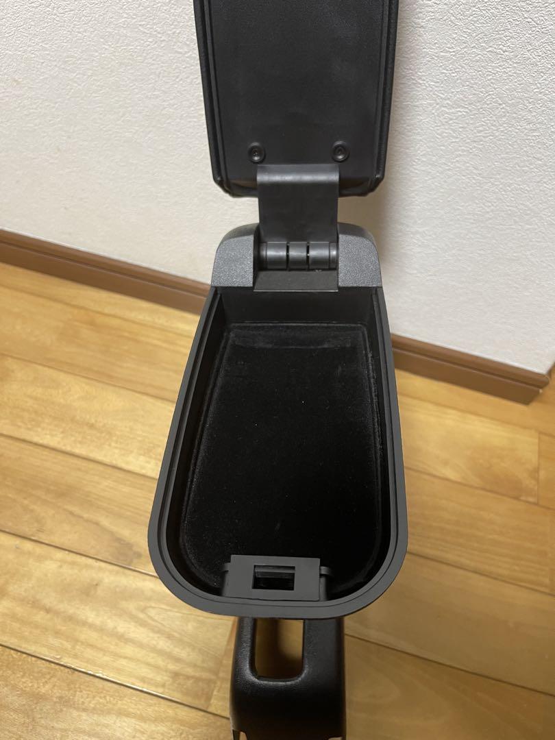 美品　アームレスト　ダイハツ　ハイゼットカーゴ専用