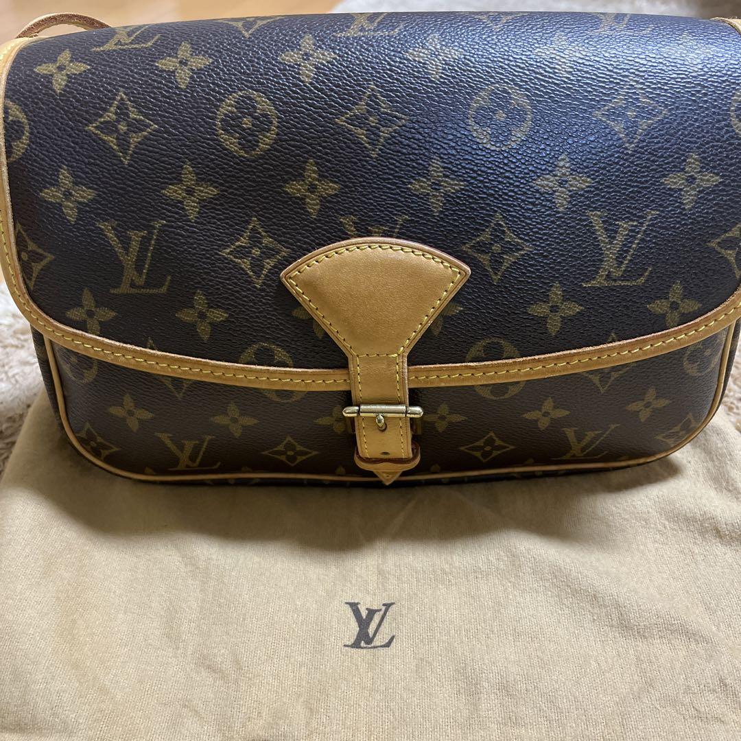 LOUIS VUITTON ソローニュ モノグラム ショルダー LOUIS VUITTON ソローニュ モノグラム ショルダー