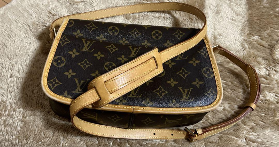 LOUIS VUITTON ソローニュ モノグラム ショルダー LOUIS VUITTON ソローニュ モノグラム ショルダー