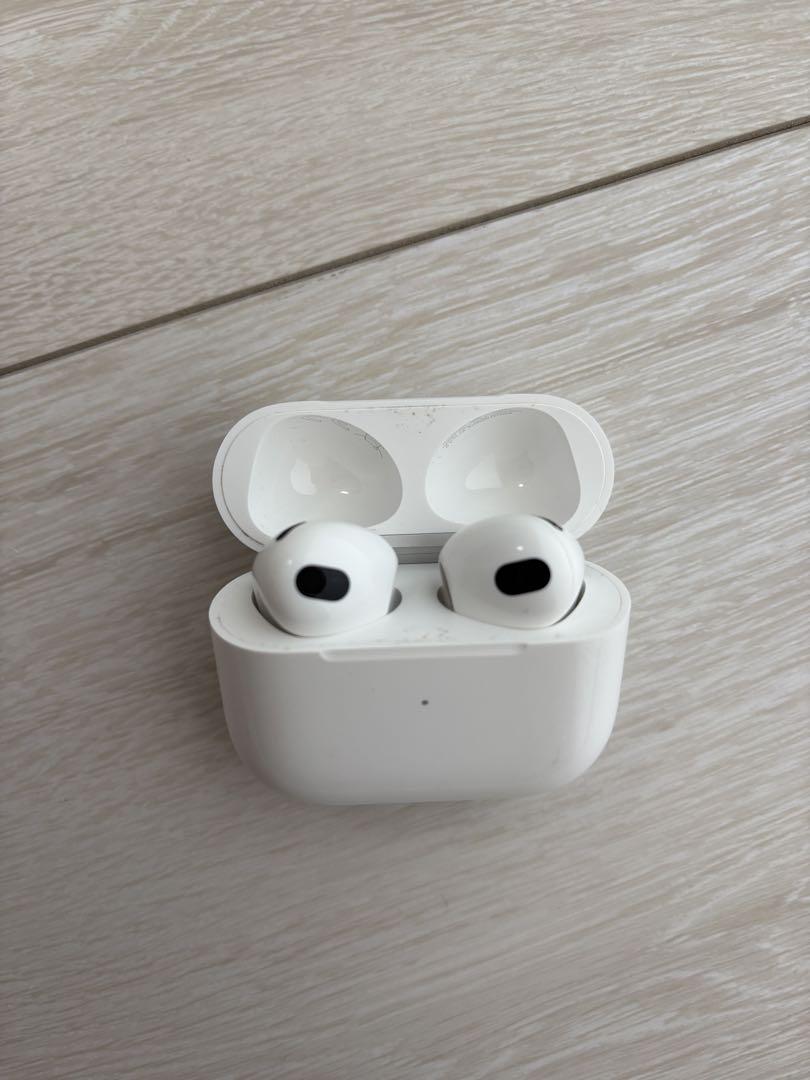 AirPods