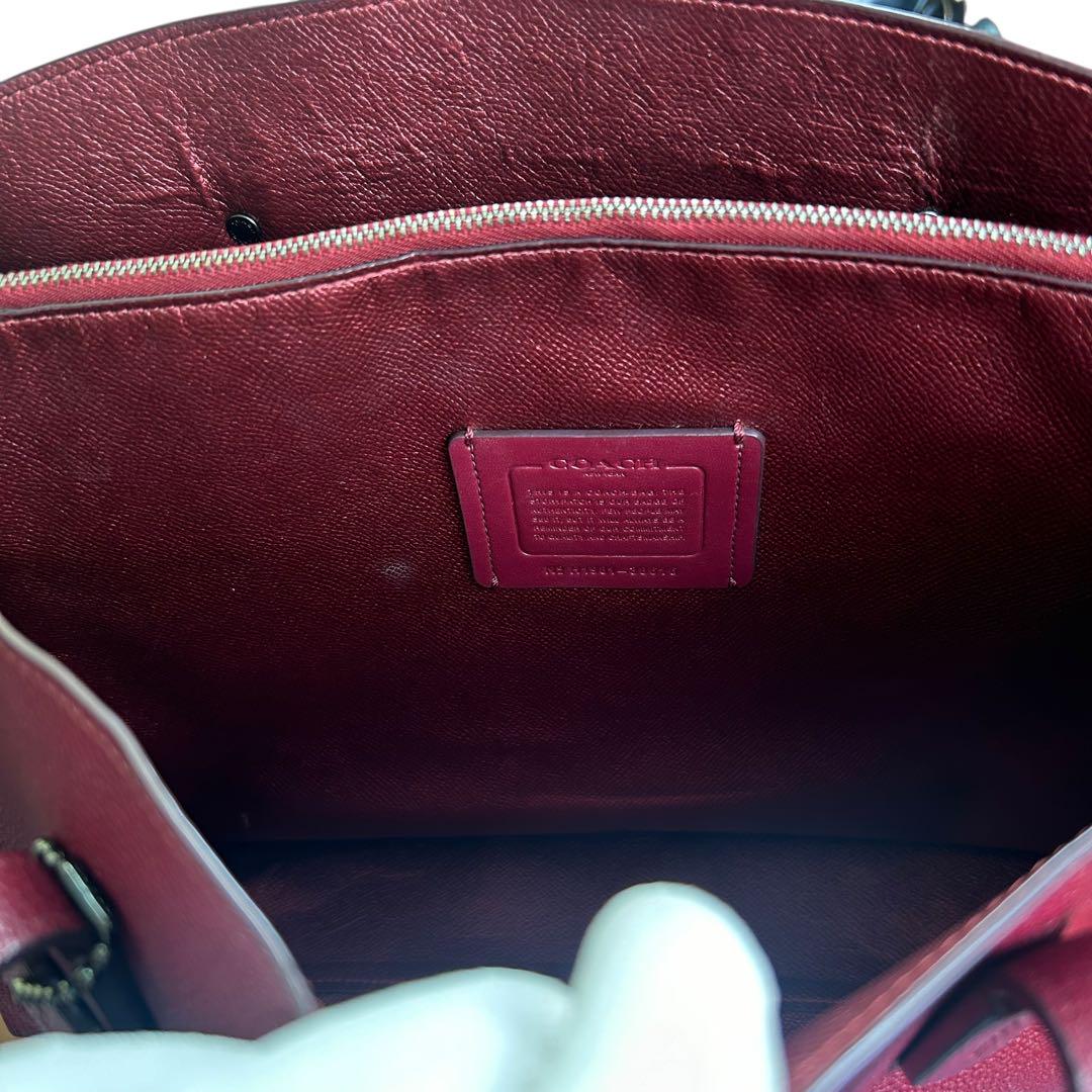 COACH　コーチ　トートバッグ　レザー　赤　シルバーロゴ　A4収納◎　肩掛け◎