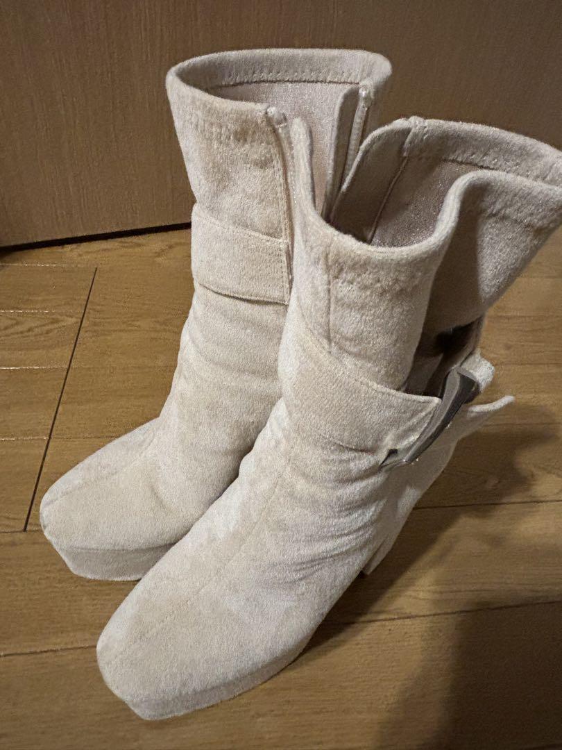 日本初の gucci.love.shin 様専用（タンブール用） クロコ ホワイト 時計