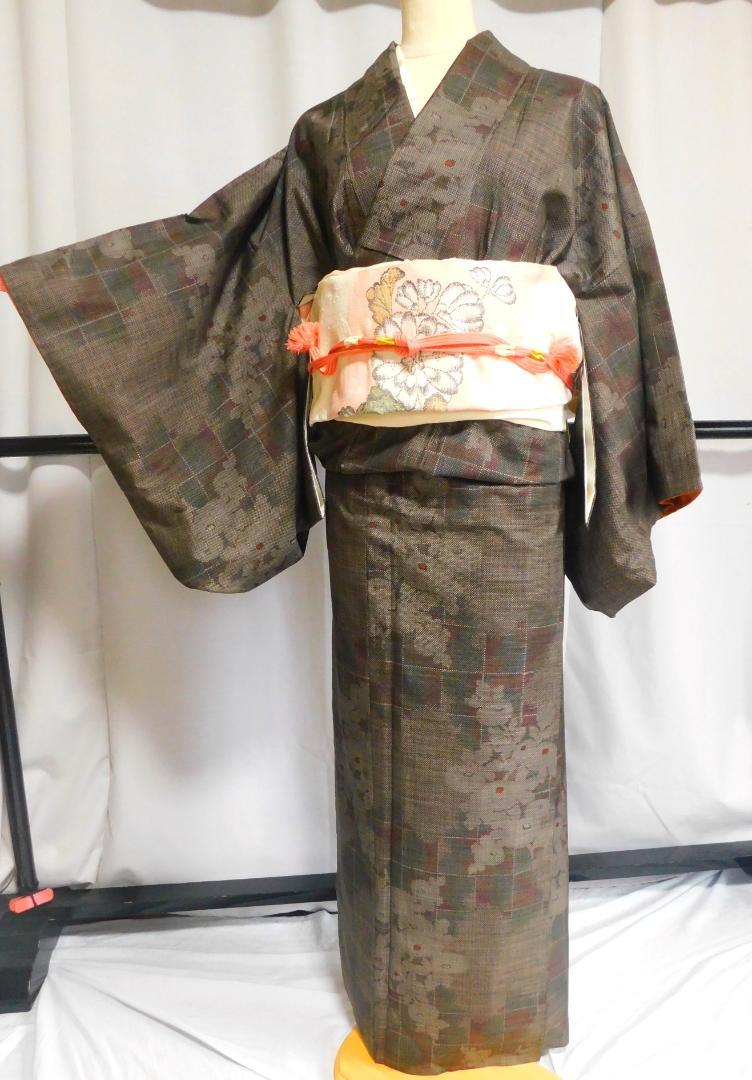 ９４　婦人用　大島の着物