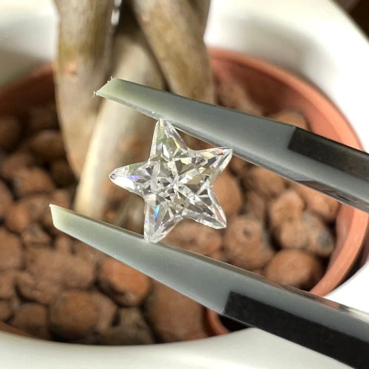 商品はお値下げ モアッサナイト スターカット 1ct ダイヤモンド 類似石
