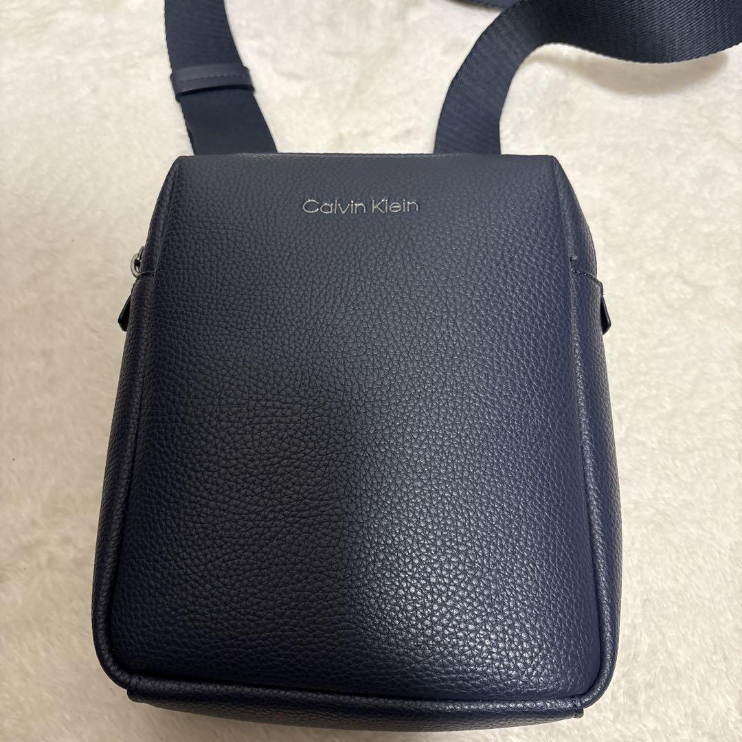 美品　 ネイビー ショルダーバッグ