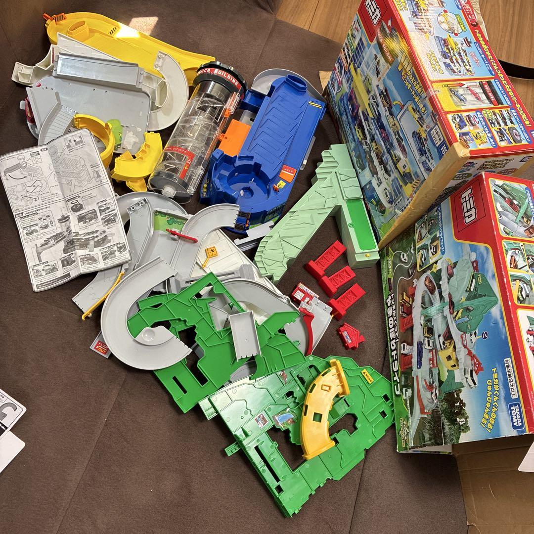 トミカ】やまのぼりドライブ&Wアクショントミカビル&接続どうろ