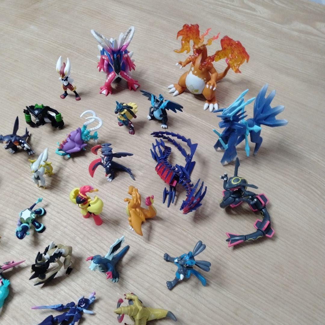ポケモン　モンコレ　フィギュア　２４体まとめ売り
