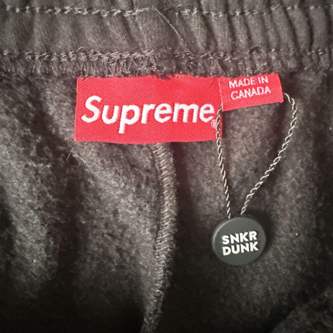 Supreme Small Box Baggy Cargo Sweatshort