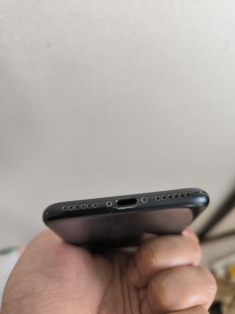 iPhone SE 2 64GB 本体のみ