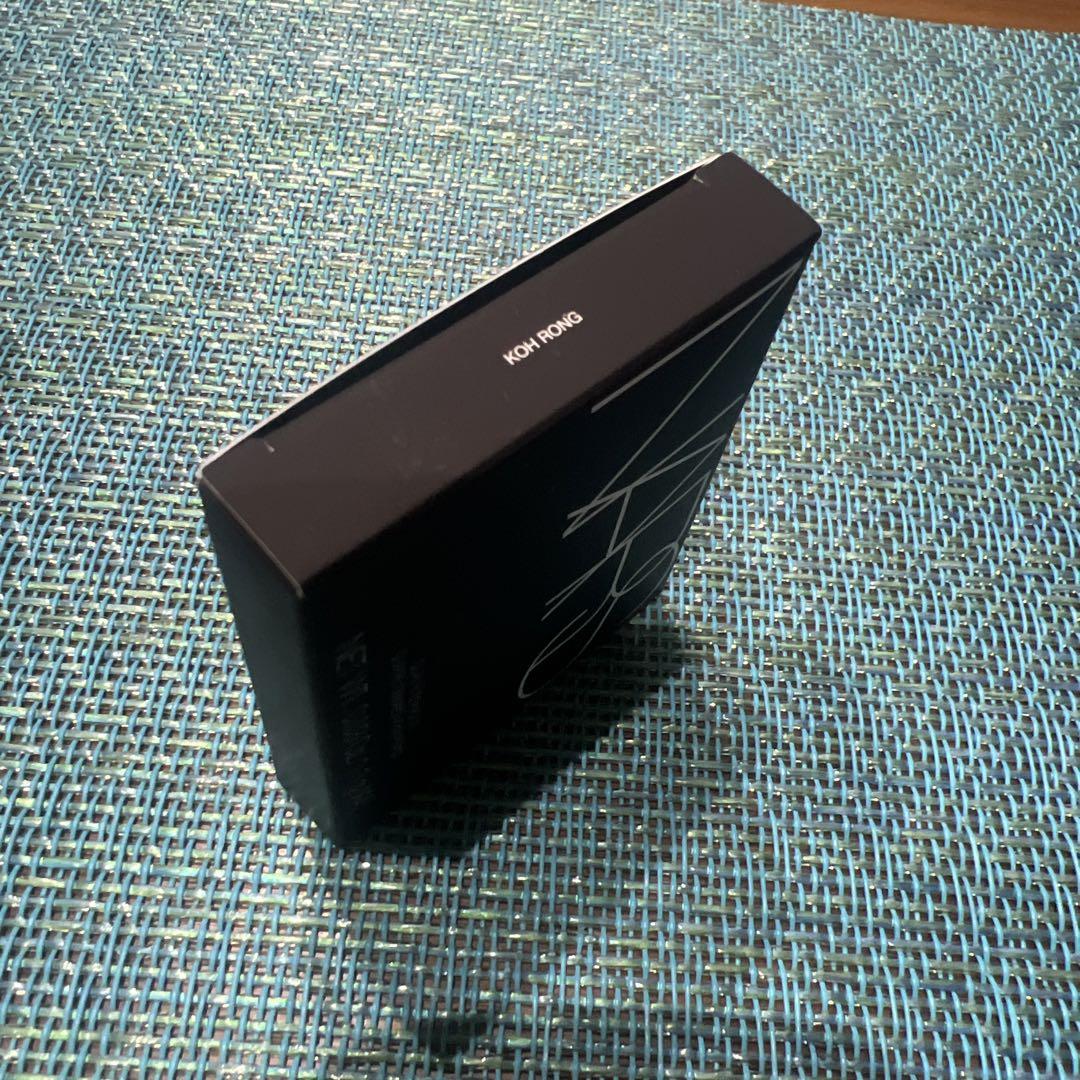 NARSクワッドアイシャドウ　KOHRONG