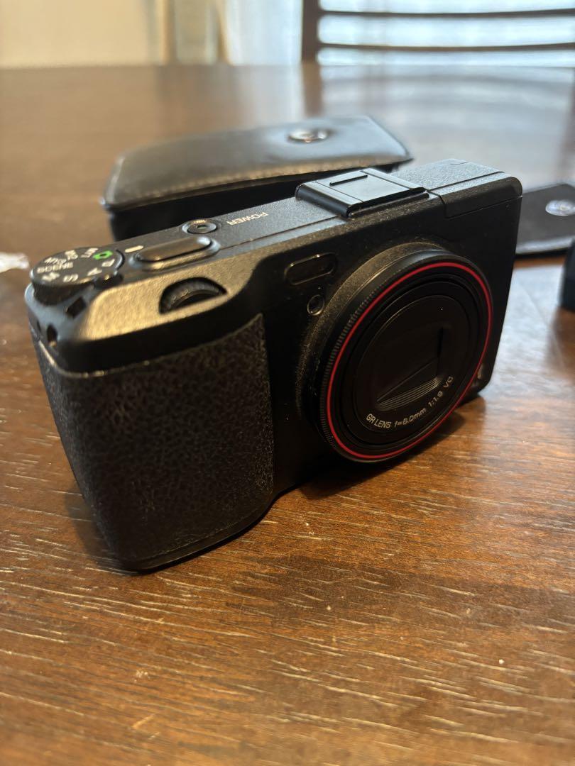 リコー RICOH GR DIGITAL IV ホワイトエディション : フラッグ
