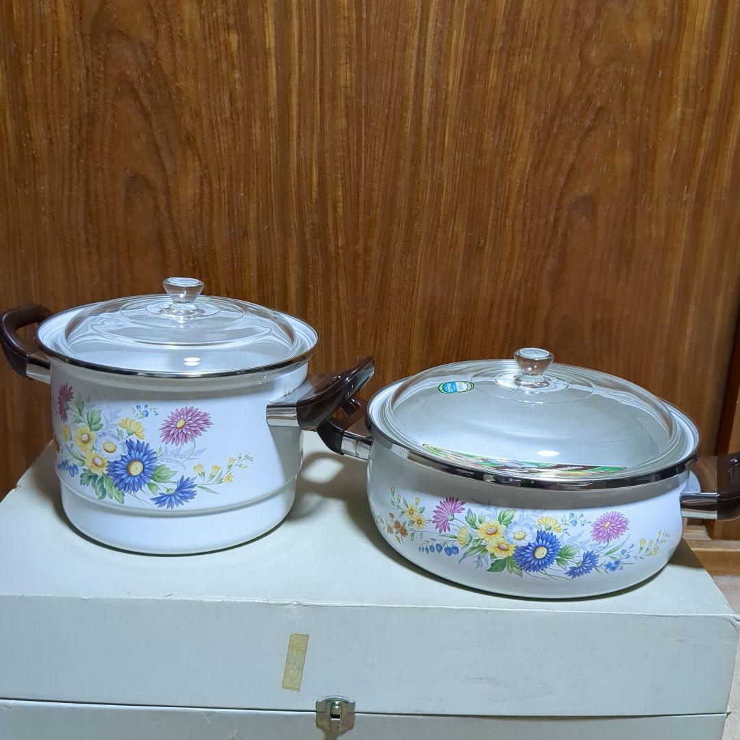 新品未使用　昭和レトロ　花柄ホーロー鍋二点セット