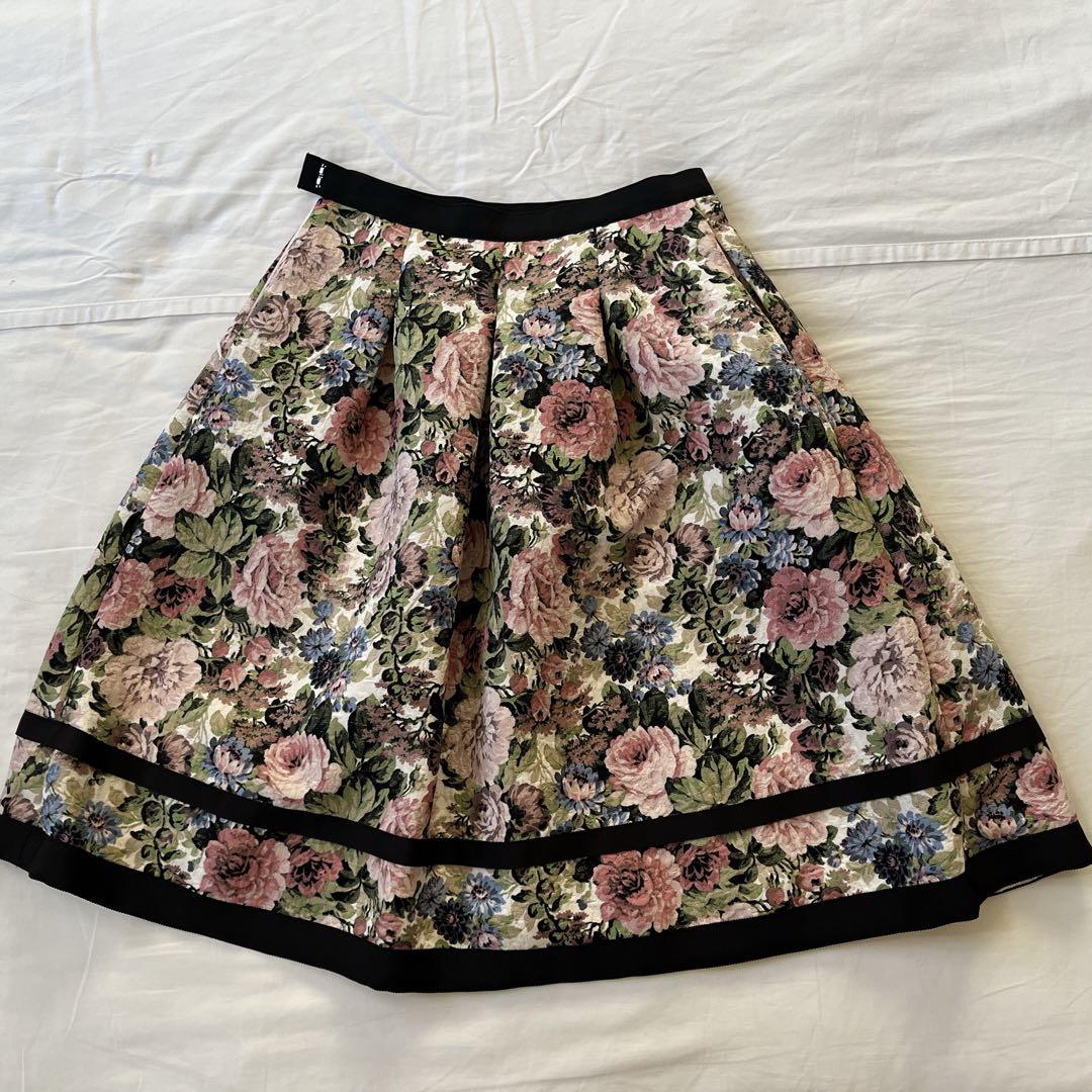 花柄タックスカート ひざ丈 38 カタログ掲載品 M'S GRACY