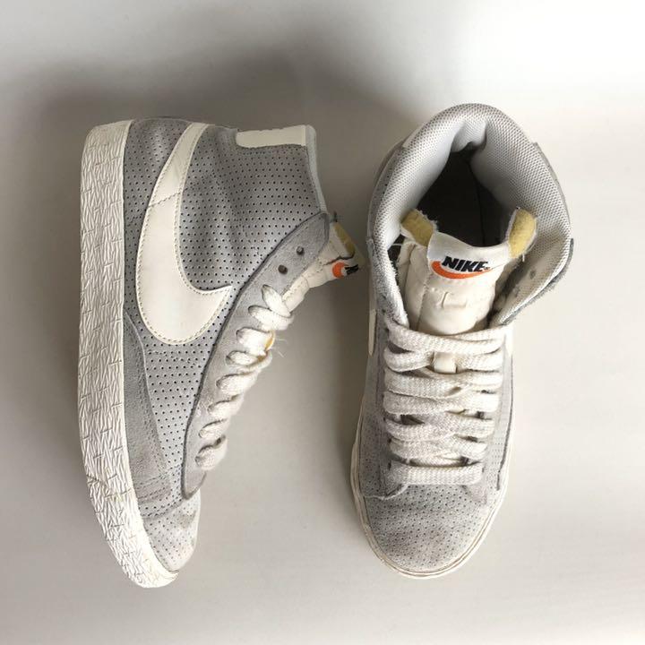 メルカリ 23 Nike Blazerナイキ ブレザーミッドスエード B914 スニーカー 4 580 中古や未使用のフリマ メルカリ 23 Nike Blazerナイキ ブレザーミッドスエード B914 スニーカー 4 580 中古や未使用のフリマ