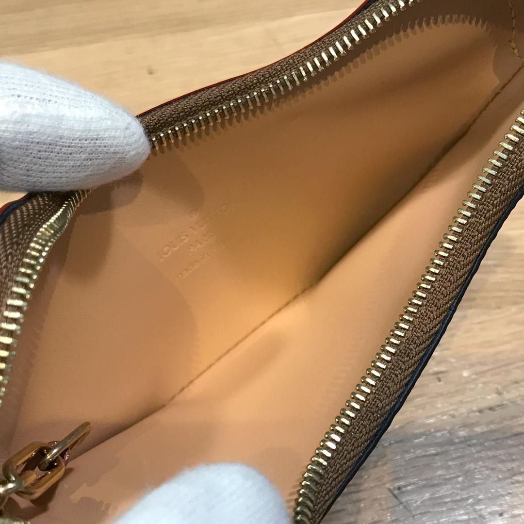 新品同様 ルイヴィトン モノグラム ボーン キーポーチ バッグチャーム 小銭入れ 新品同様 ルイヴィトン モノグラム ボーン キーポーチ バッグチャーム 小銭入れ